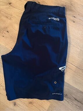 Columbia Navy Blue Performance Outdoor Shorts